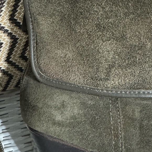 Vince Camuto olive green Peter Pan booties. Hamilton style. - Picture 7 of 8